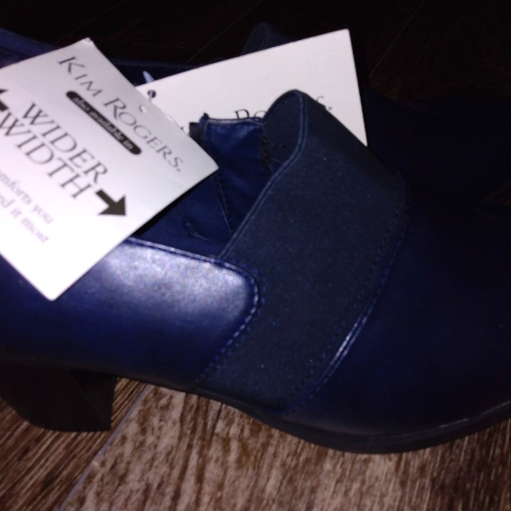 Kim Rogers "Reily" walk on air booties